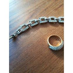 Swarovski, twee ringen en een armband