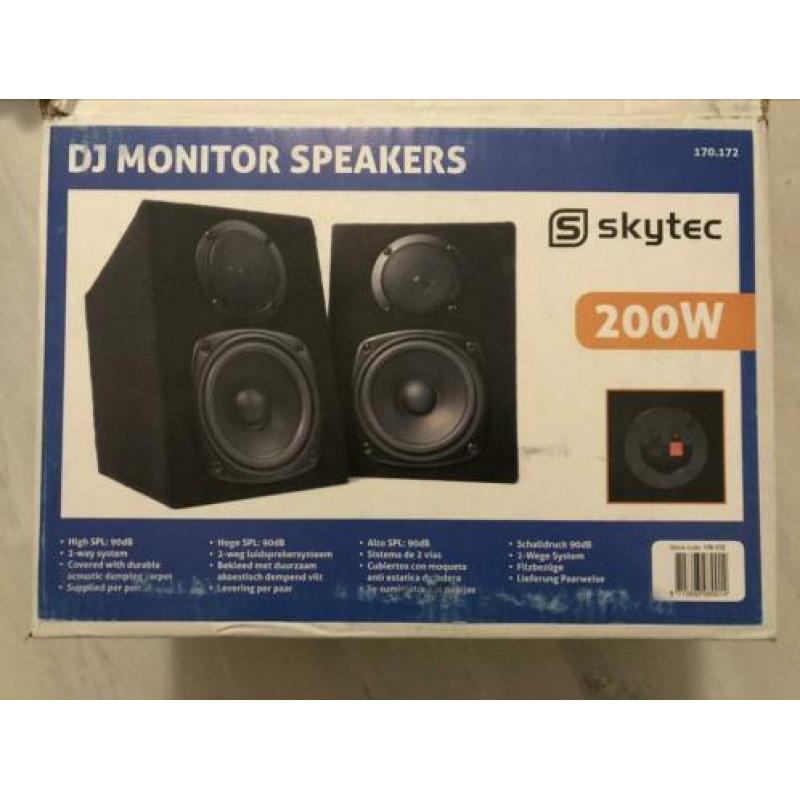 Skytec DJ Monitor Speakers 200 Watt en Skytronic AV-360 Amp