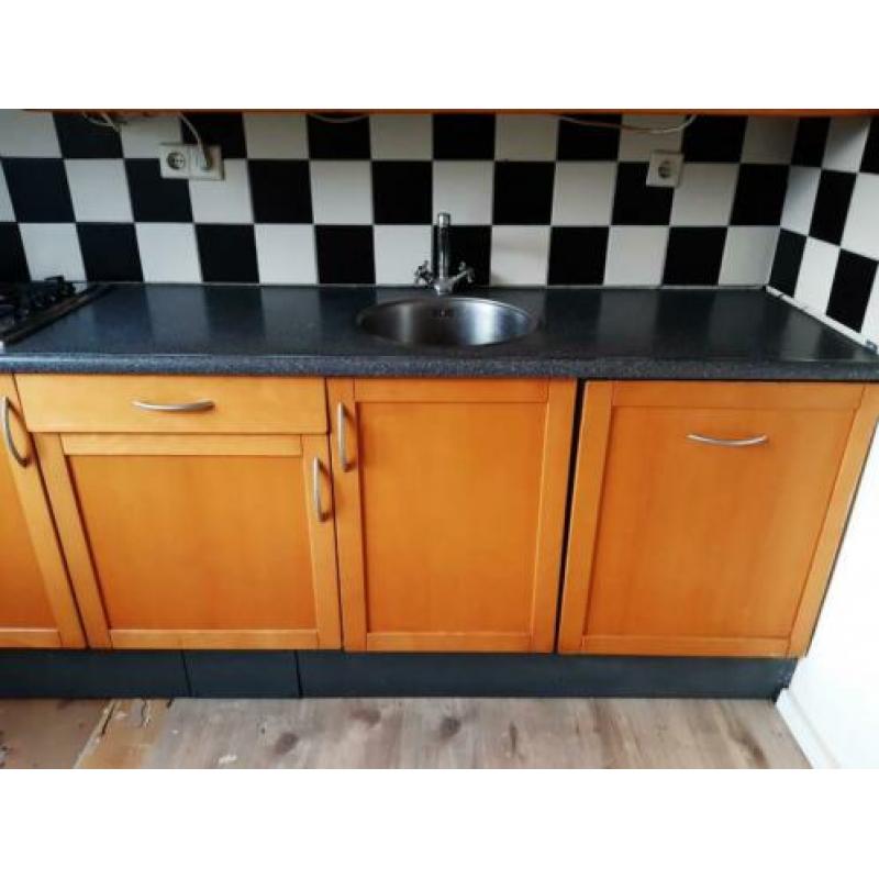 Gebruikte houten keuken