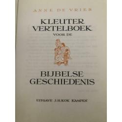 Oude kinderbijbel door Anne de Vries