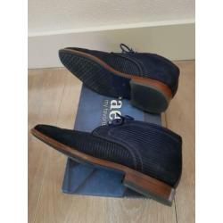 Braend blauwe suede nette schoenen maat 40