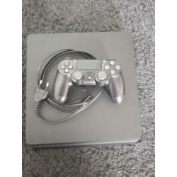 PlayStation 4 (slim) met 2 games en 1 dualshock controller
