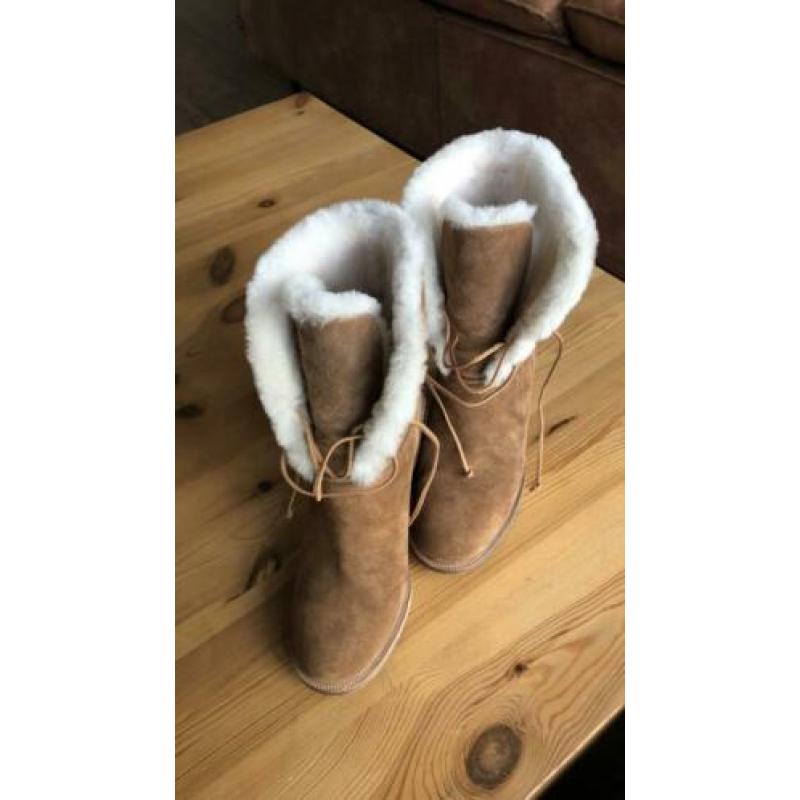 Uggs Jerene met hak maat 38