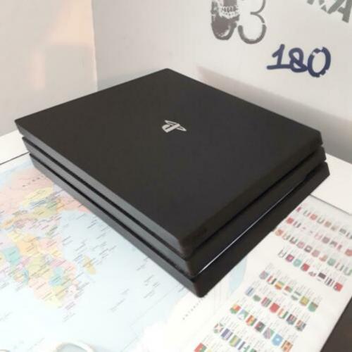Play Station 4 PRO