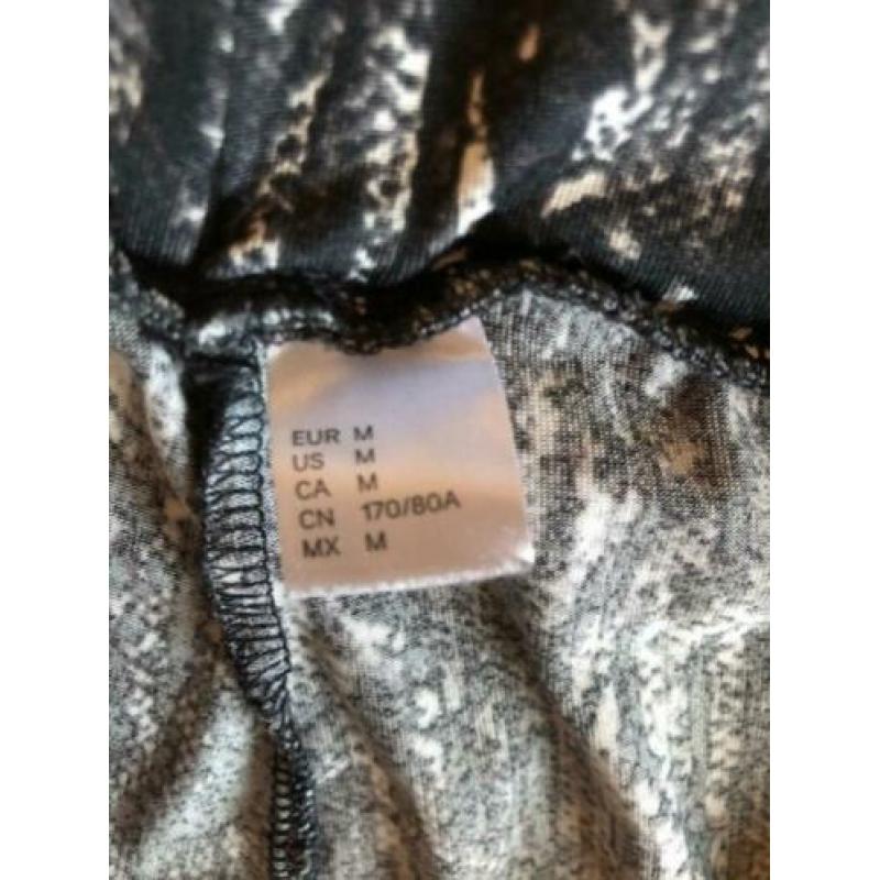 Ka116 zwart/wit legging maat M beetje gladde stof