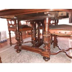 Henry deux kast en tafel met 5 stoelen