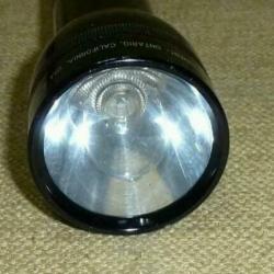 Linterna Mag-Lite.Mag Instrument-Ontario California.USA.31 c
