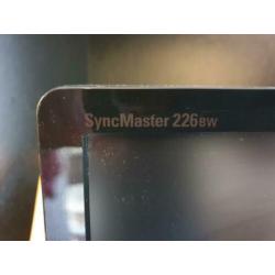 Samsung SyncMaster 226BW 22" monitor.
