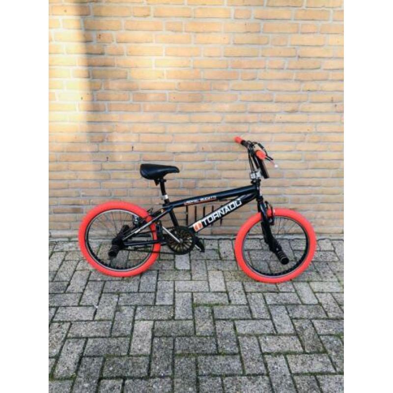 BMX Royal Buggati Tornado Freestyle 20” Zwart/Rood (Zgan)
