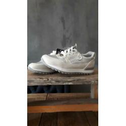 stoere sneakers maat 33