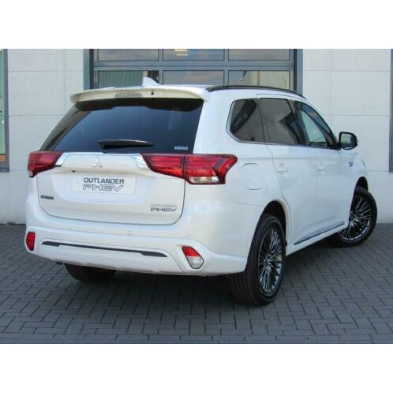 Mitsubishi Outlander 2.4 PHEV S-Edition Bilstein * Lane assi