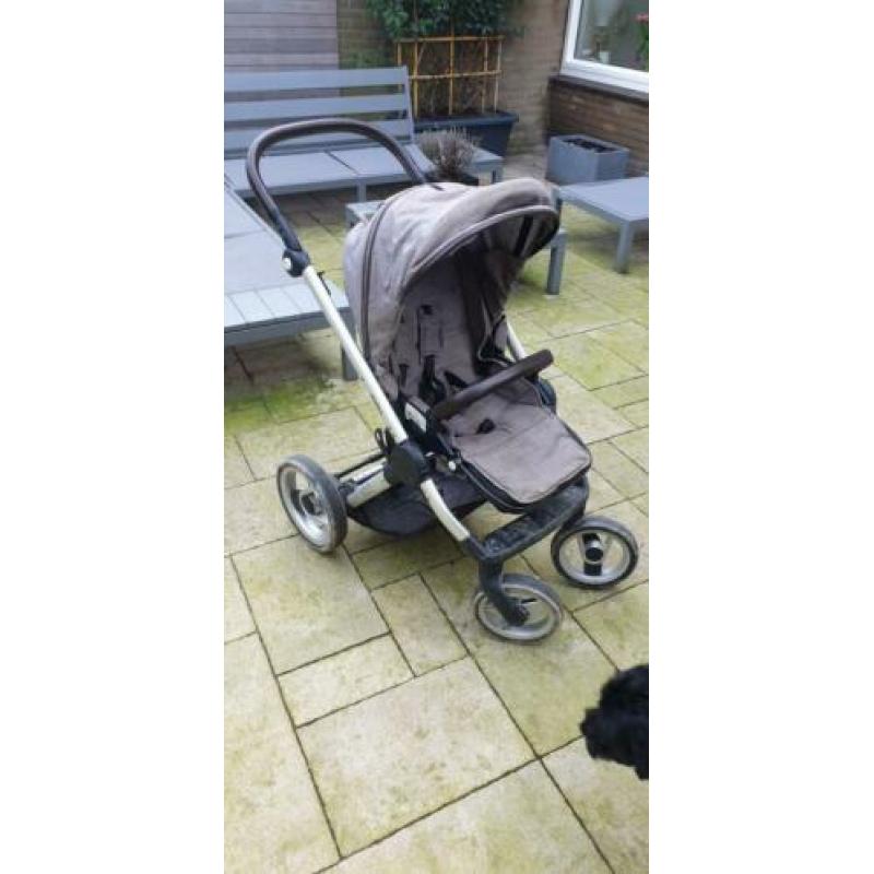 Mutsy Evo Frame Zilver met donkerbruin lederen handgreep