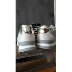 stoere sneakers maat 33