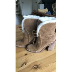 Uggs Jerene met hak maat 38