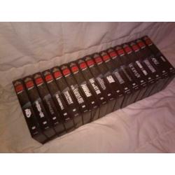 te koop 17 james bond videobanden orgineel geen copie