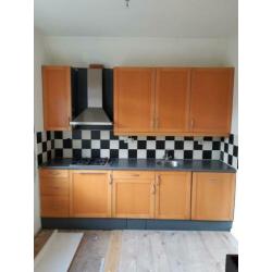 Gebruikte houten keuken