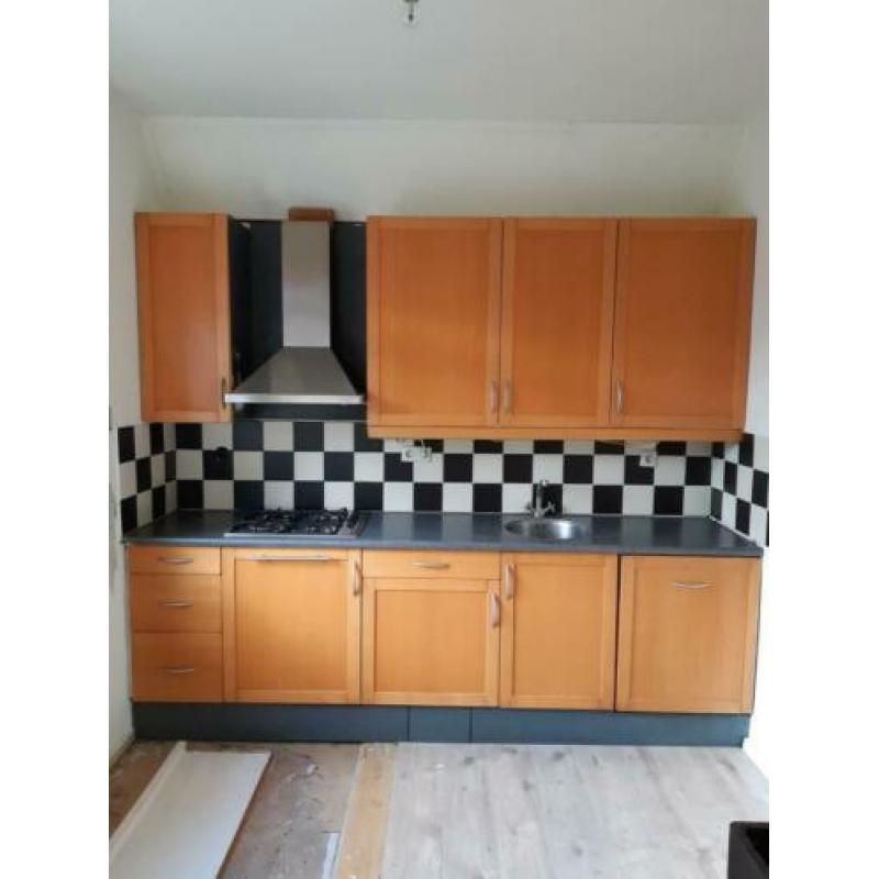 Gebruikte houten keuken