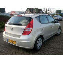 Hyundai i30 1.6i CVVT DynamicVersion RIJD SUPER AIRCO NAP NA