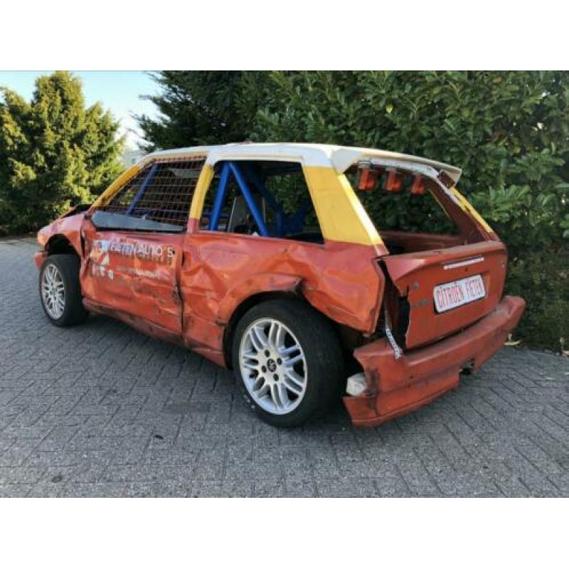 Citroën AX Crossauto casco rollend en remmend