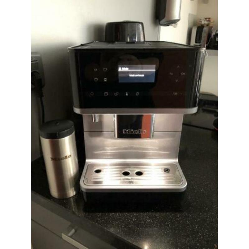 Vrijstaande koffieautomaat Miele CM 6300