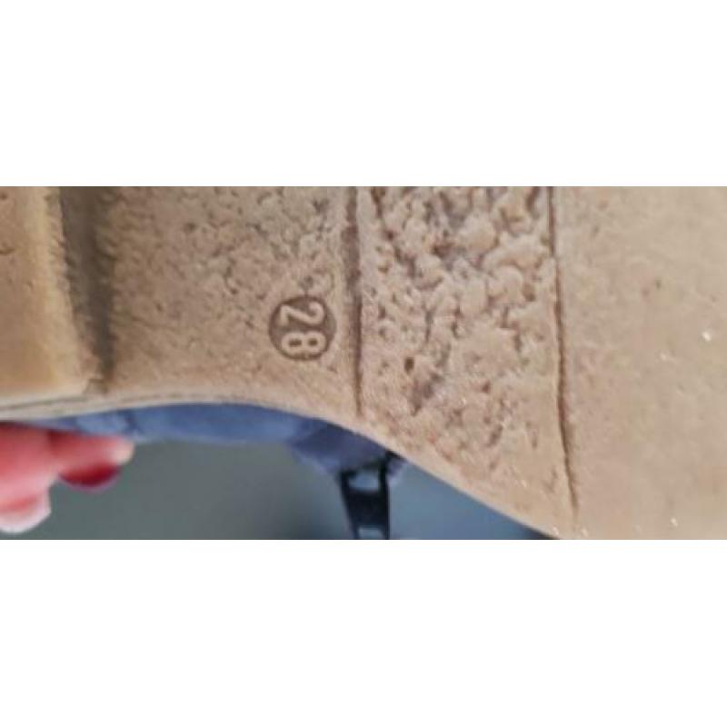 Kinderschoenen 28 laarsjes sandalen sneakers slippers