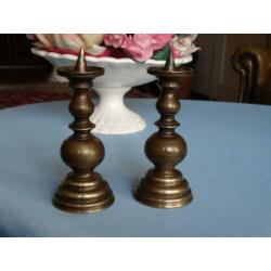 Kandelaars antiek hoogte 16cm mess/brons