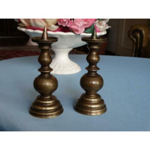 Kandelaars antiek hoogte 16cm mess/brons