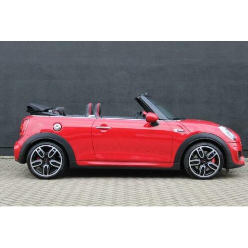 MINI Cabrio John Cooper Works Chili + Wired (bj 2016)