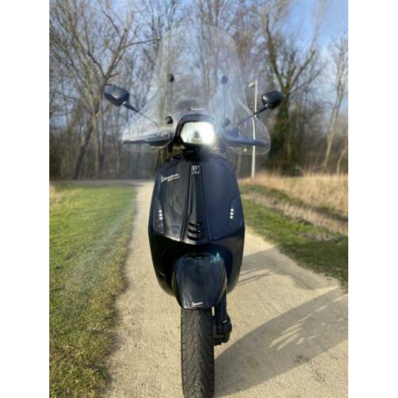 Vespa Sprint 80cc Black on Black Brom