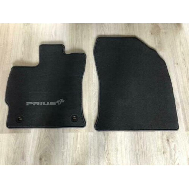 Nieuwe originele Toyota Prius + automatten of velours matten