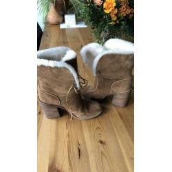 Uggs Jerene met hak maat 38