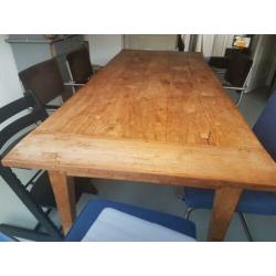 Massief houten tafel (gratis af te halen)