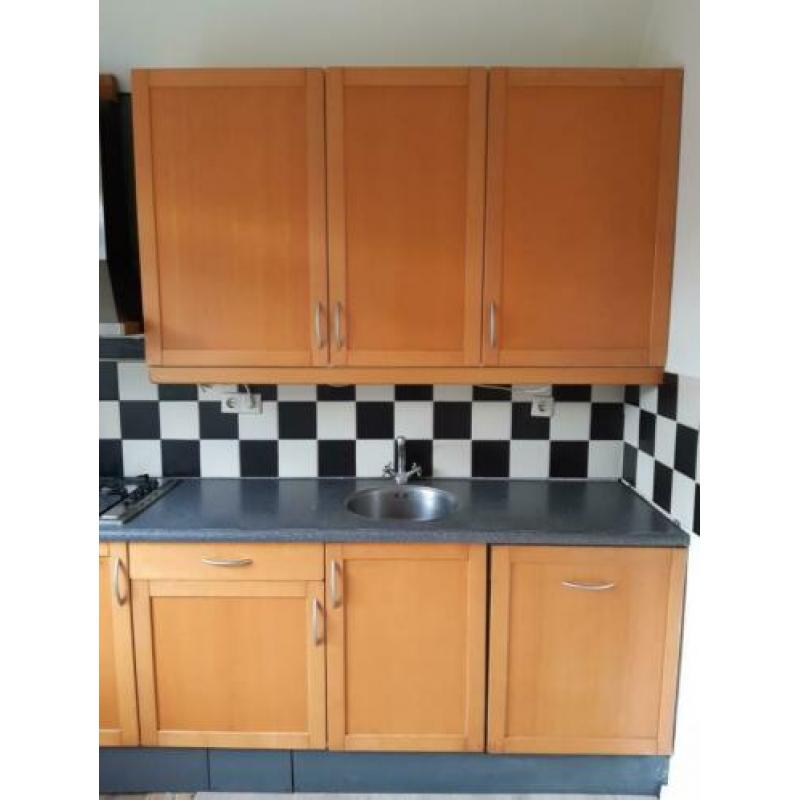 Gebruikte houten keuken