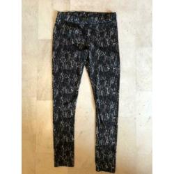 Ka116 zwart/wit legging maat M beetje gladde stof