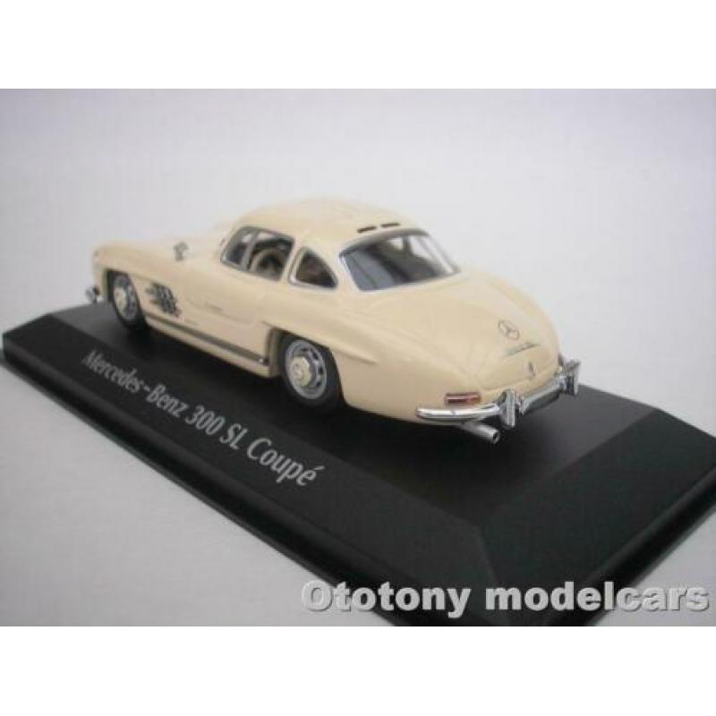 Mercedes Benz 300SL Coupe 1955 Cream 1/43 Maxichamps
