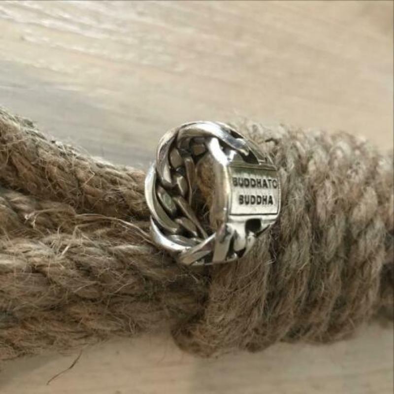 Buddha to Budha ring Nathalie mt 17