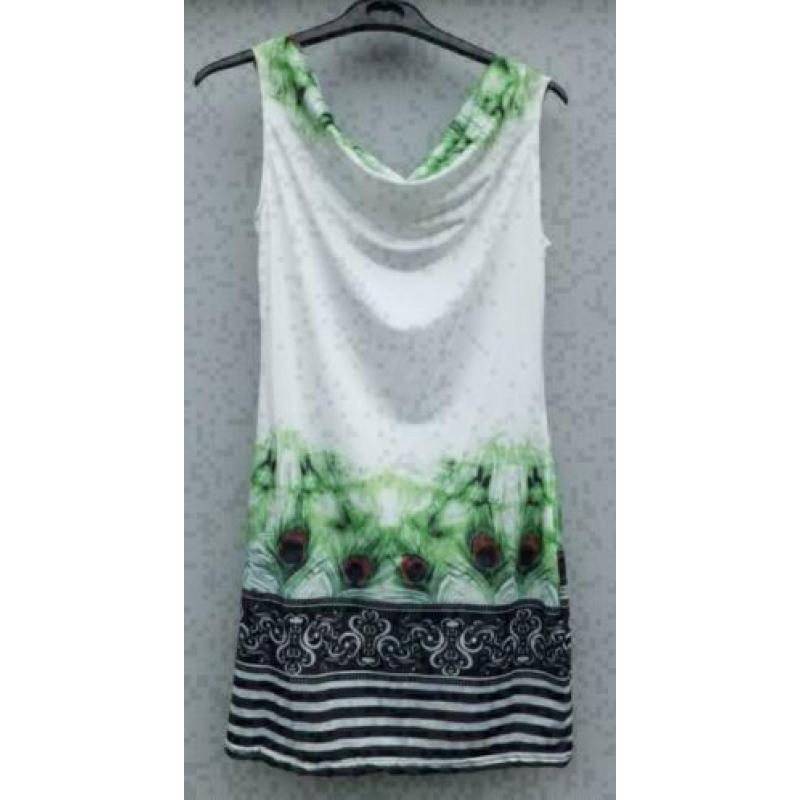 vlot gekleurd jurkje met ketting mt S