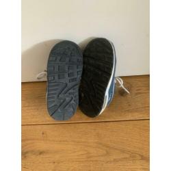 Nike air max maat 23,5 blauwe schoenen jongen