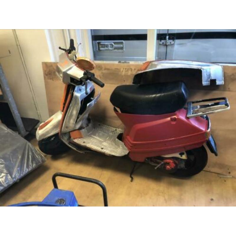 Peugeot scooter blauw kenteken opknapper blok is goed
