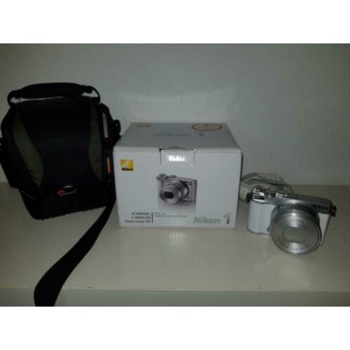 mooie nikon 1 j5 met 10-30 powerzoom 4850clicks!!! zgan