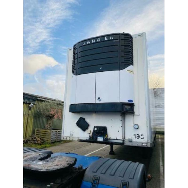 Mega trailer-low deck trekker
