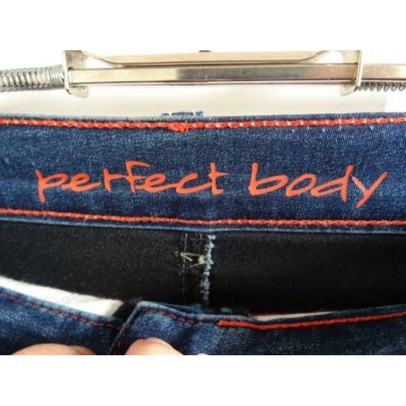 Betty barclay spijker rokje stretch nieuw.
