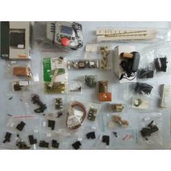 Diverse elektronica, motoren, verlichting, terugmelder, enz.