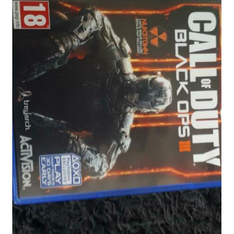 PlayStation 4 (slim) met 2 games en 1 dualshock controller