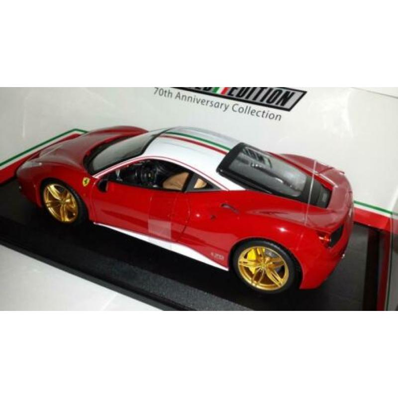 Bburago 1:18 Ferrari 488 GTB The Lauda 2017 rood/wit nieuw