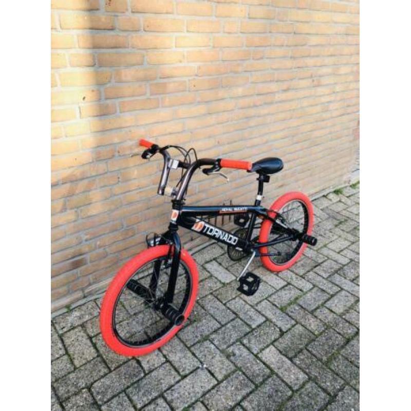 BMX Royal Buggati Tornado Freestyle 20” Zwart/Rood (Zgan)