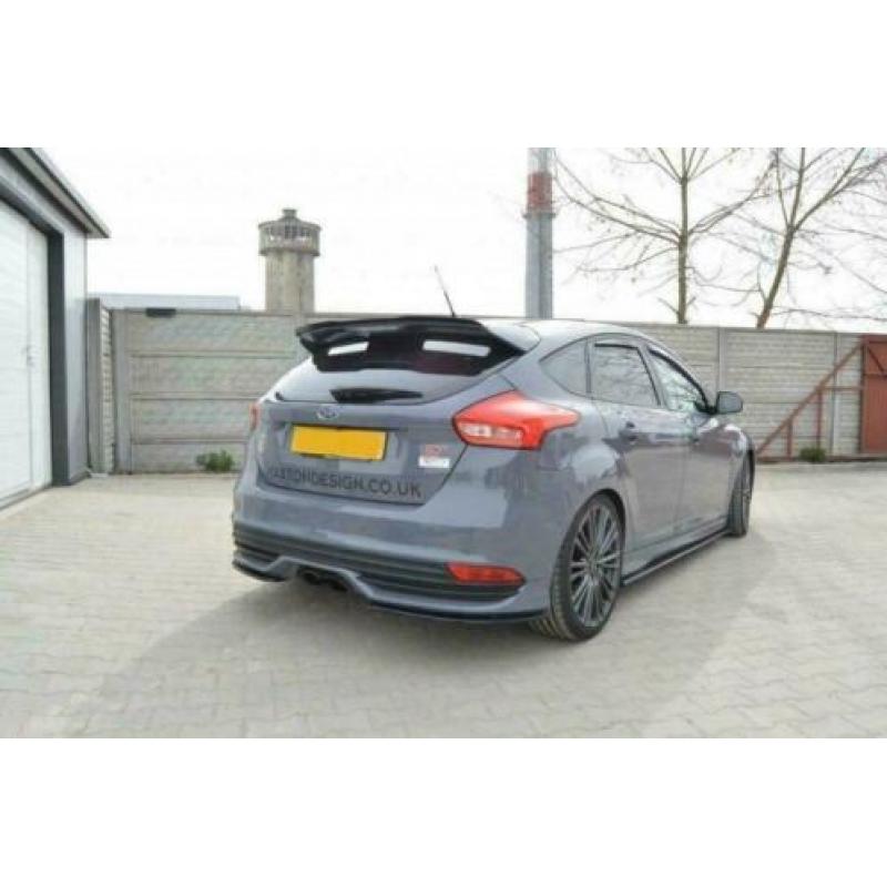 Voorlip achterlip sideskirts diffuser - Ford Focus ST 15-18