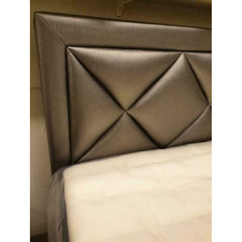 boxspring met opberg ruimte