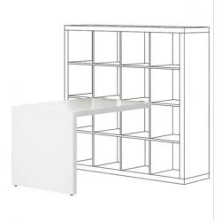 Witte Ikea Expedit/kallax kast mét bureau en rieten manden