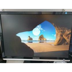 Samsung SyncMaster 226BW 22" monitor.
